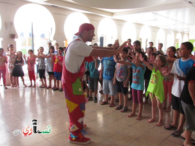 كفرقاسم - فيديو  : تعليم هواية ركوب الخيل في مدرسة جنة ابن رشد في اليوم الرابع لصيف الصادقة 